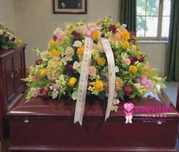 Mother\'s Rose Garden Casket Flowers